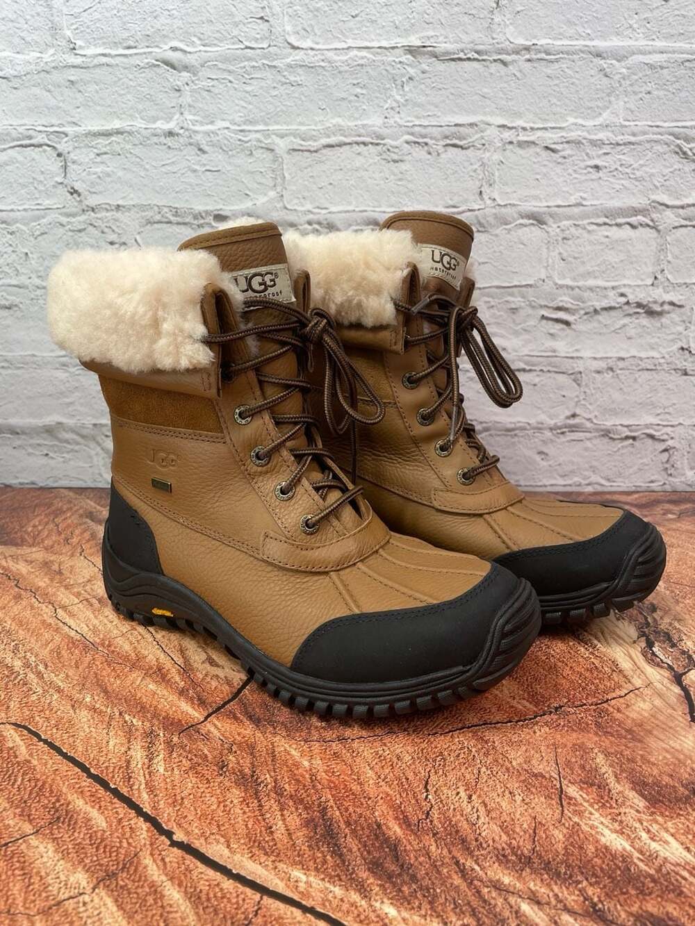 UGG Adirondack II Waterproof Leather Shearling Snow Boots Otter Brown